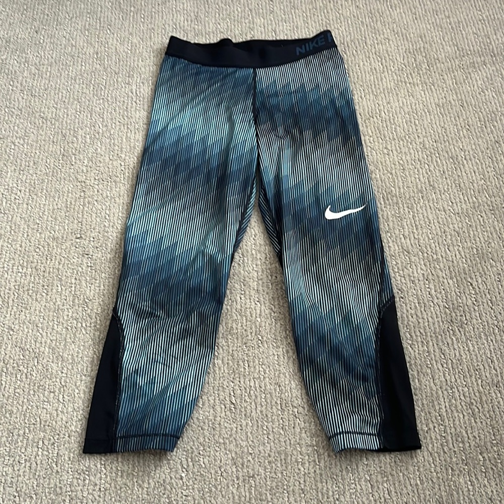 Nike Cropped Leggings
